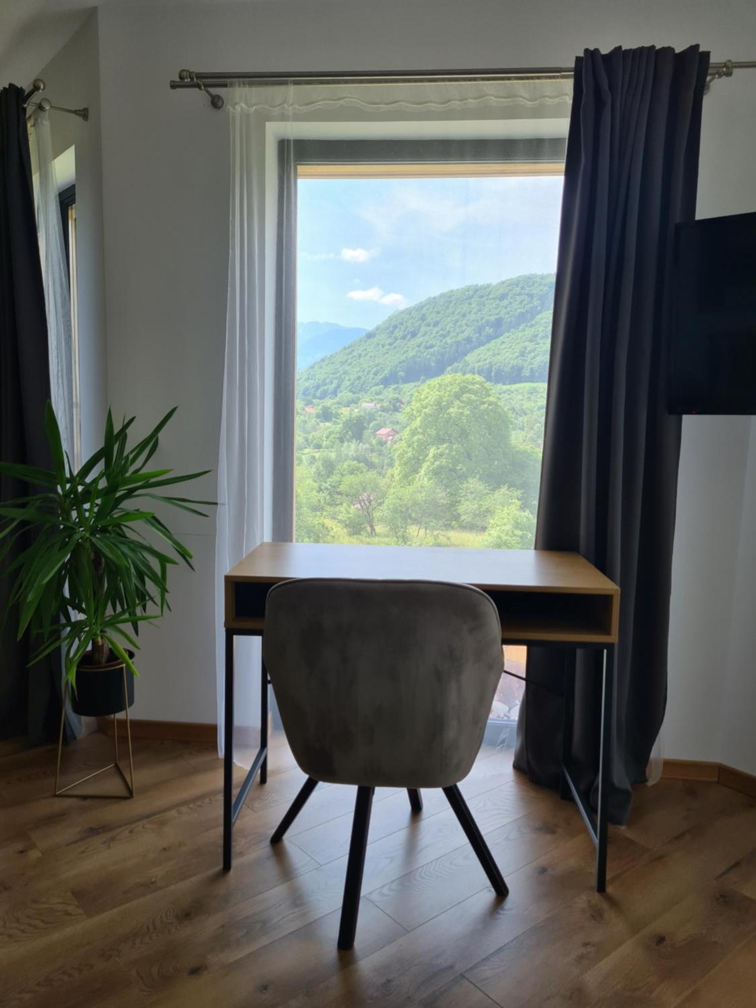 Bran Mountain Living *